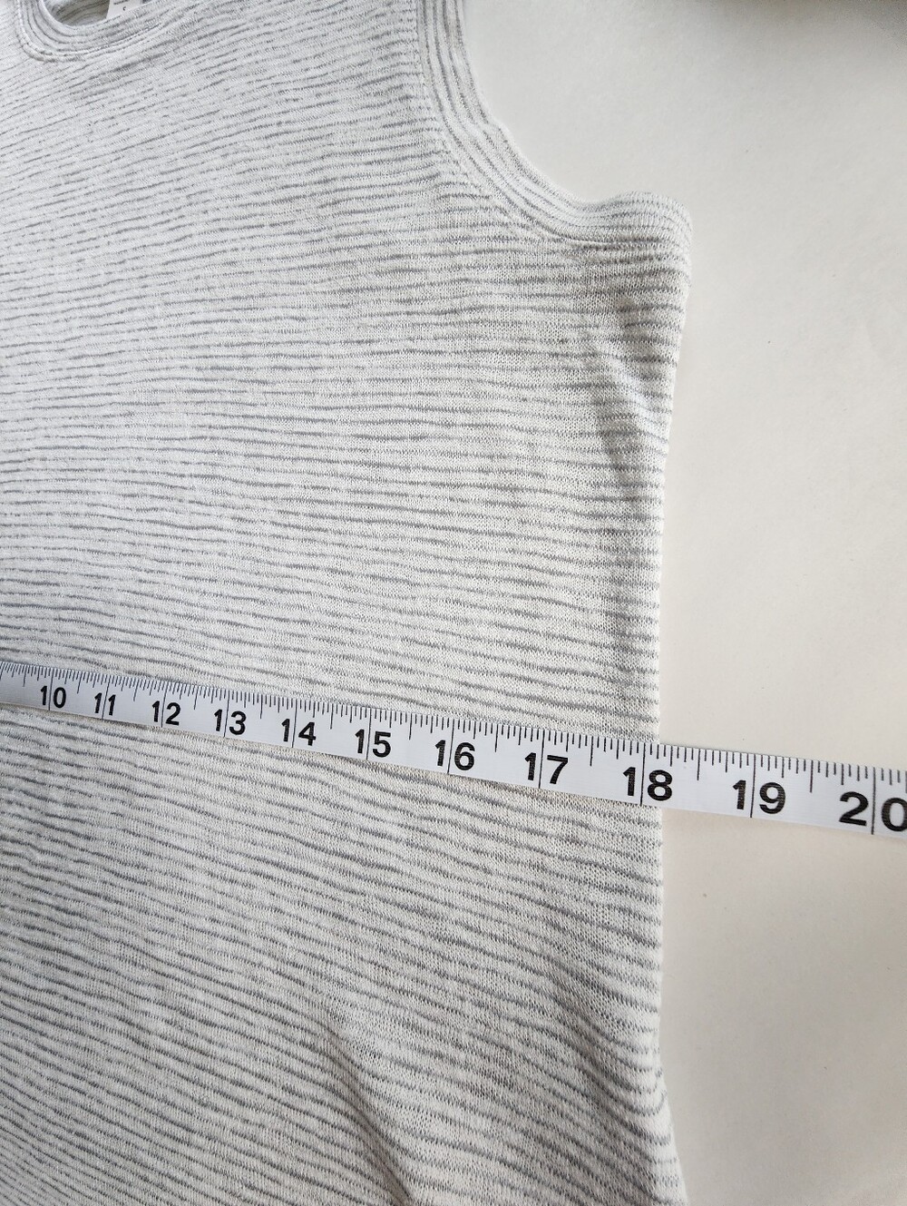Athleta Breezy Tank Top Grey Striped Sleeveless Crew Neck Size Small - Picture 11 of 12